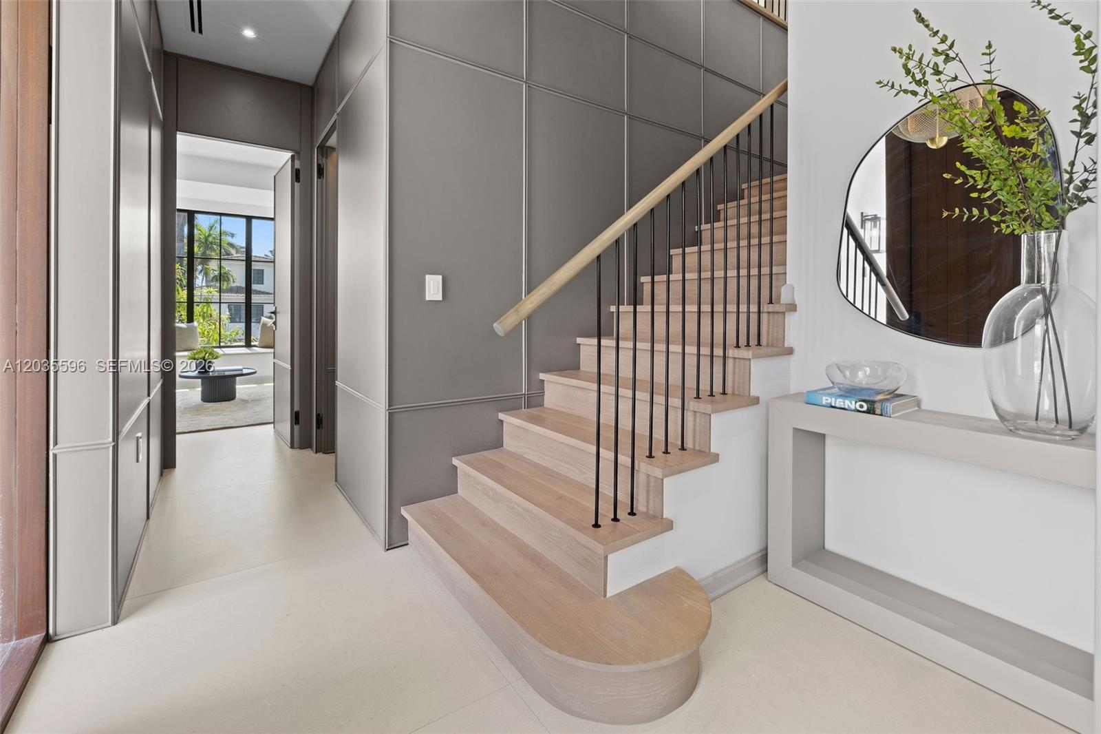 5262 La Gorce Miami Beach, FL 33140
