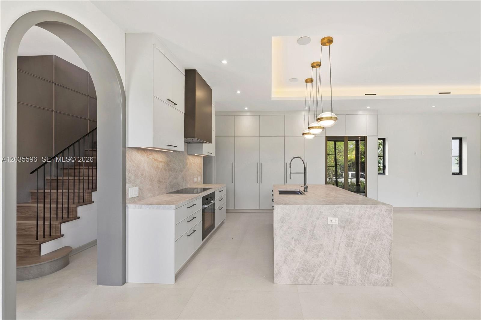 5262 La Gorce Miami Beach, FL 33140
