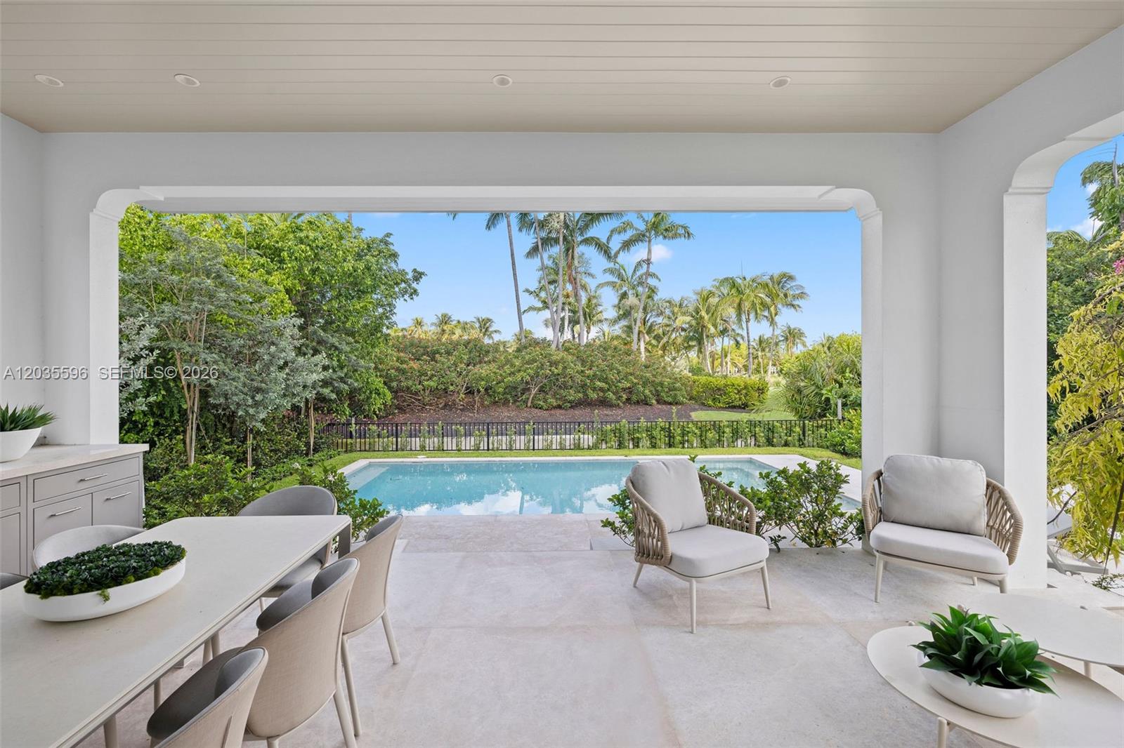 5262 La Gorce Miami Beach, FL 33140
