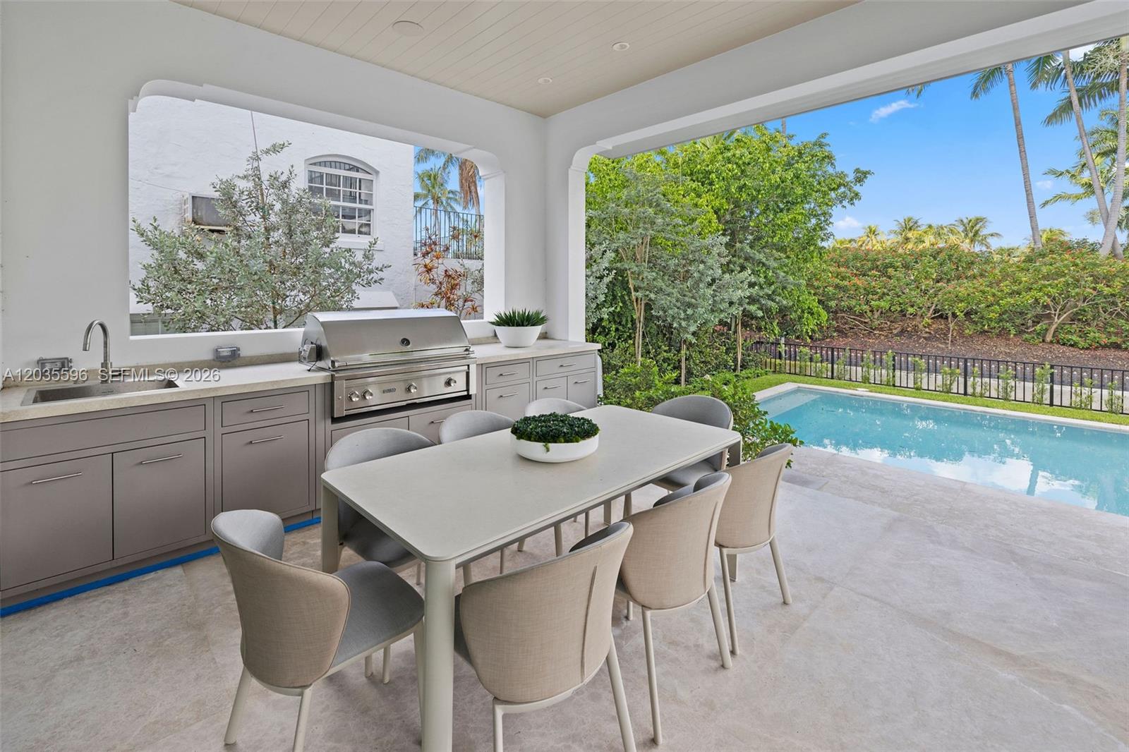 5262 La Gorce Miami Beach, FL 33140