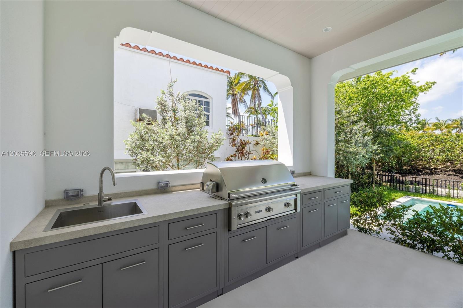 5262 La Gorce Miami Beach, FL 33140