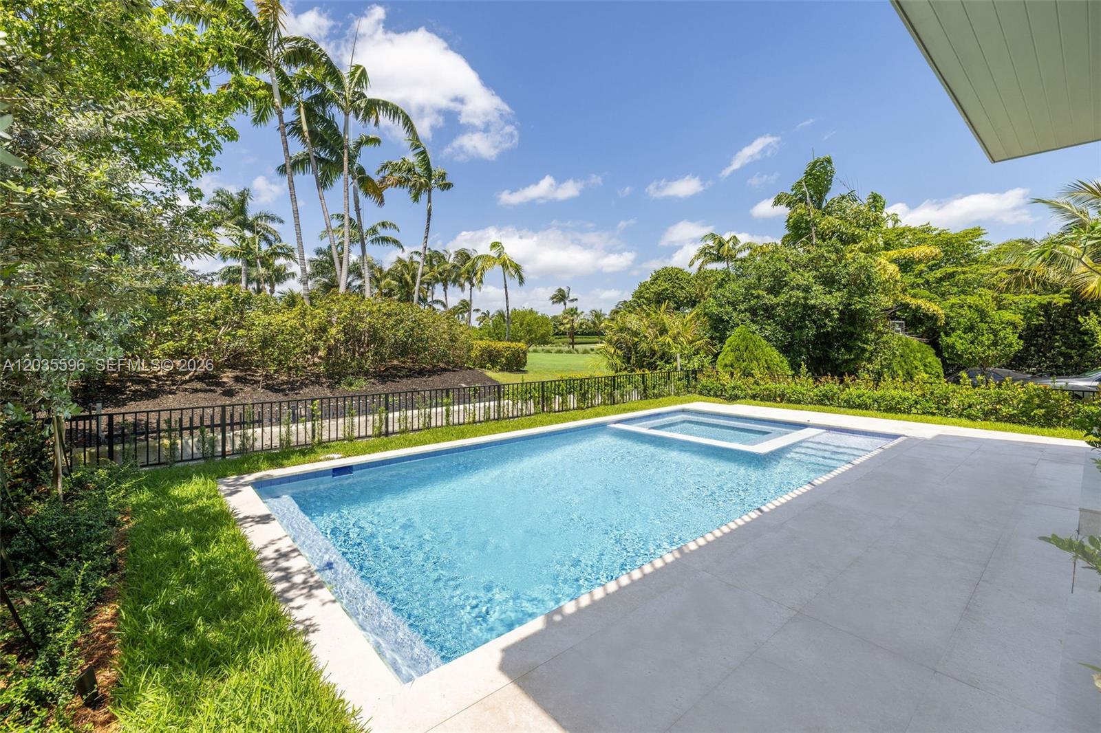 5262 La Gorce Miami Beach, FL 33140