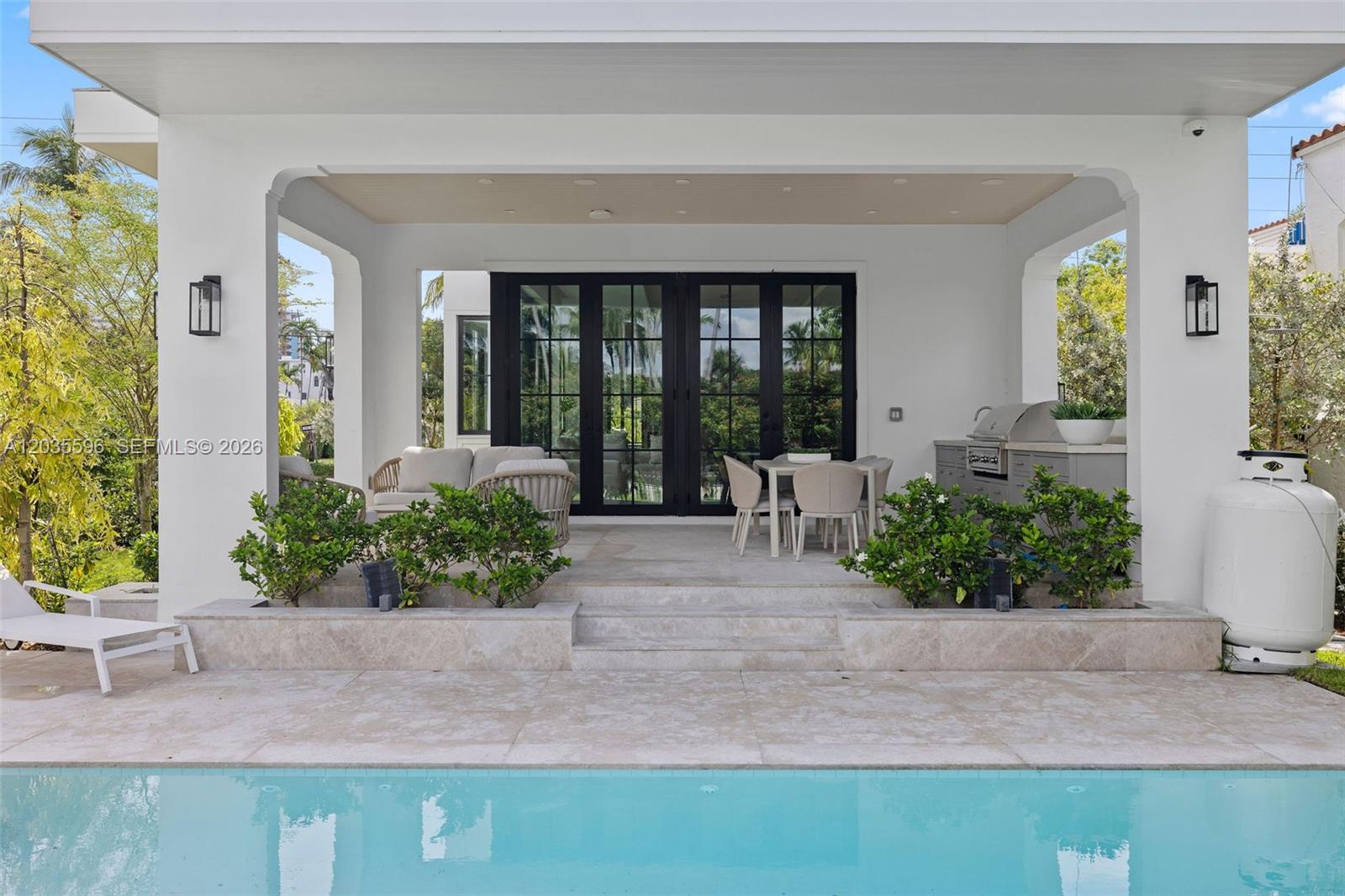5262 La Gorce Miami Beach, FL 33140