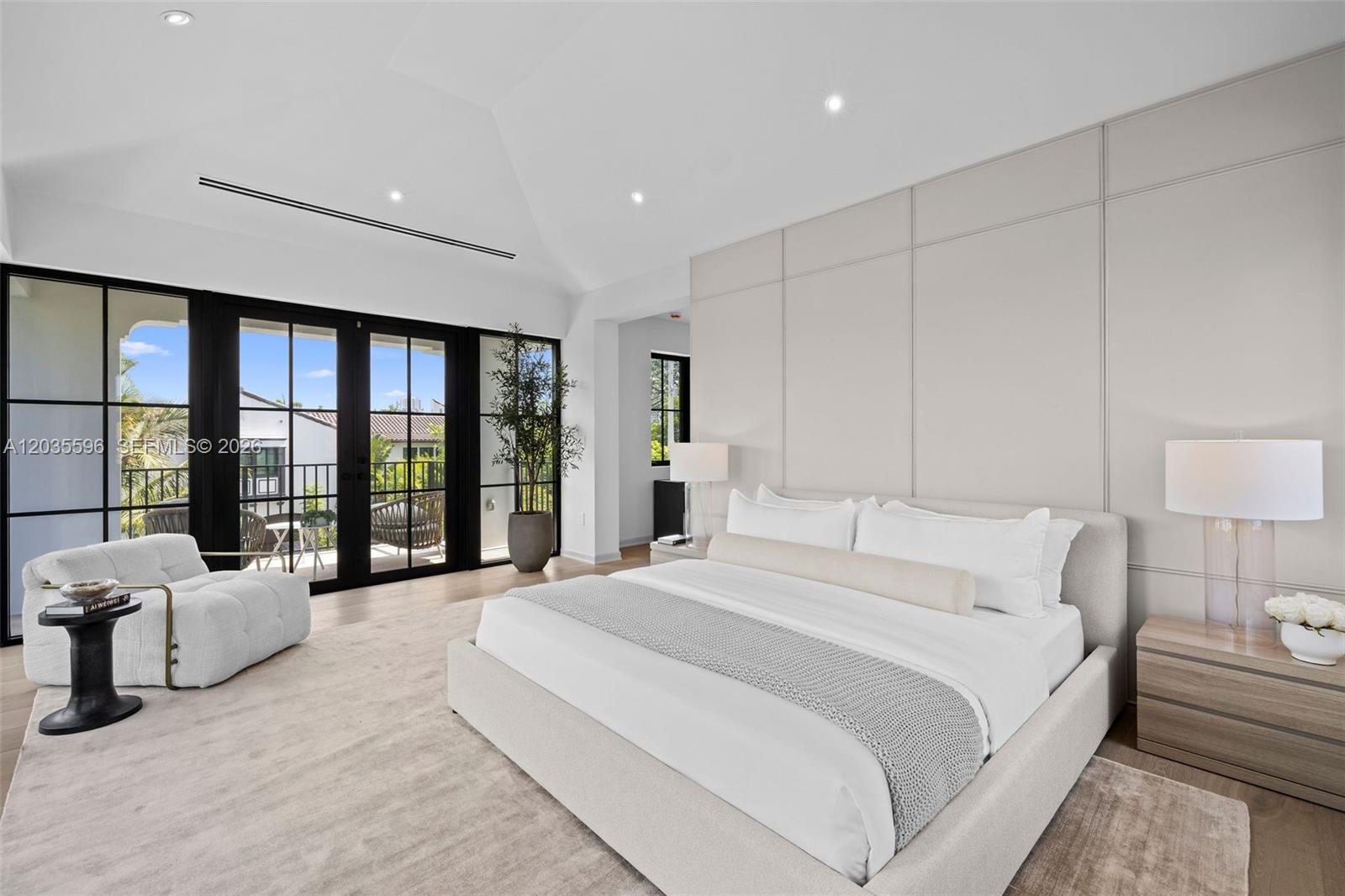 5262 La Gorce Miami Beach, FL 33140