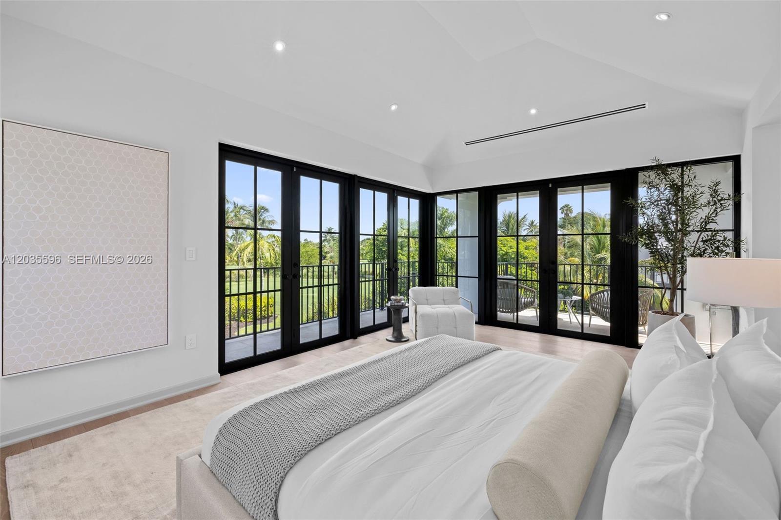 5262 La Gorce Miami Beach, FL 33140