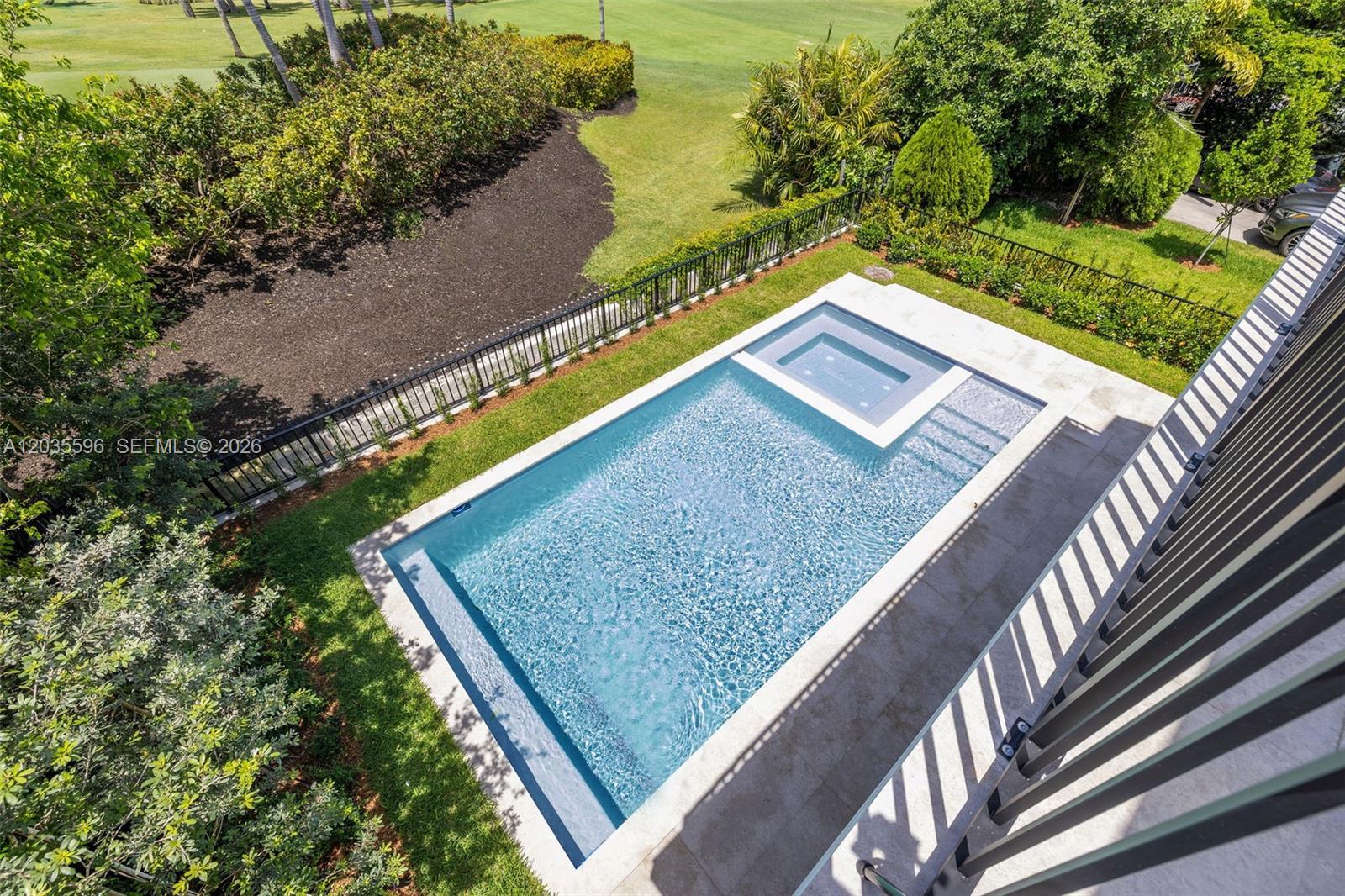 5262 La Gorce Miami Beach, FL 33140