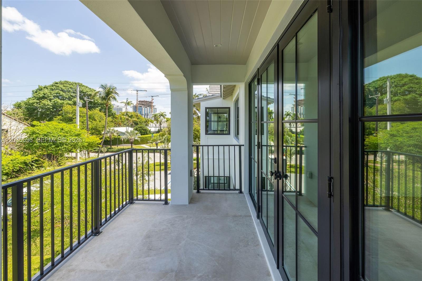 5262 La Gorce Miami Beach, FL 33140