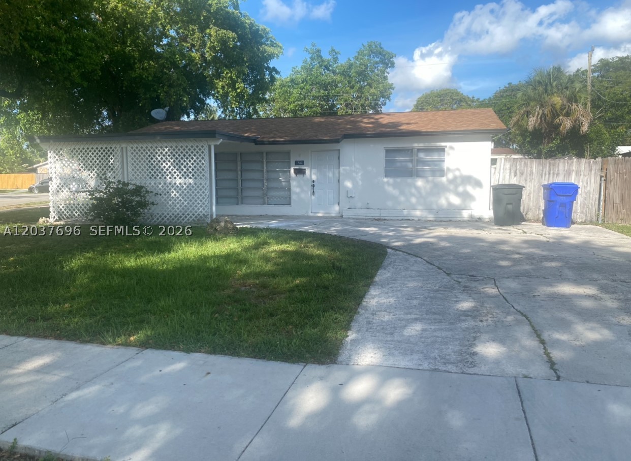 1700 SW 69th Ter