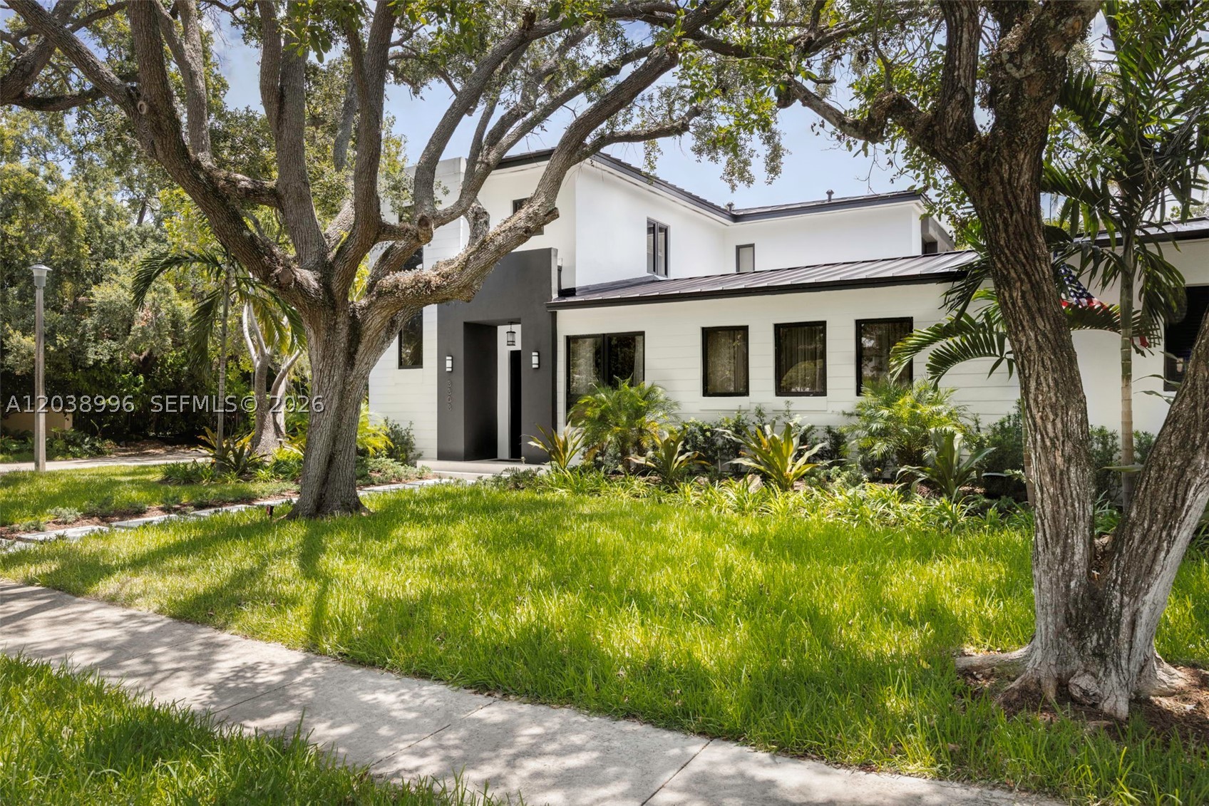 3303 Halissee St Coconut Grove, FL 33133
