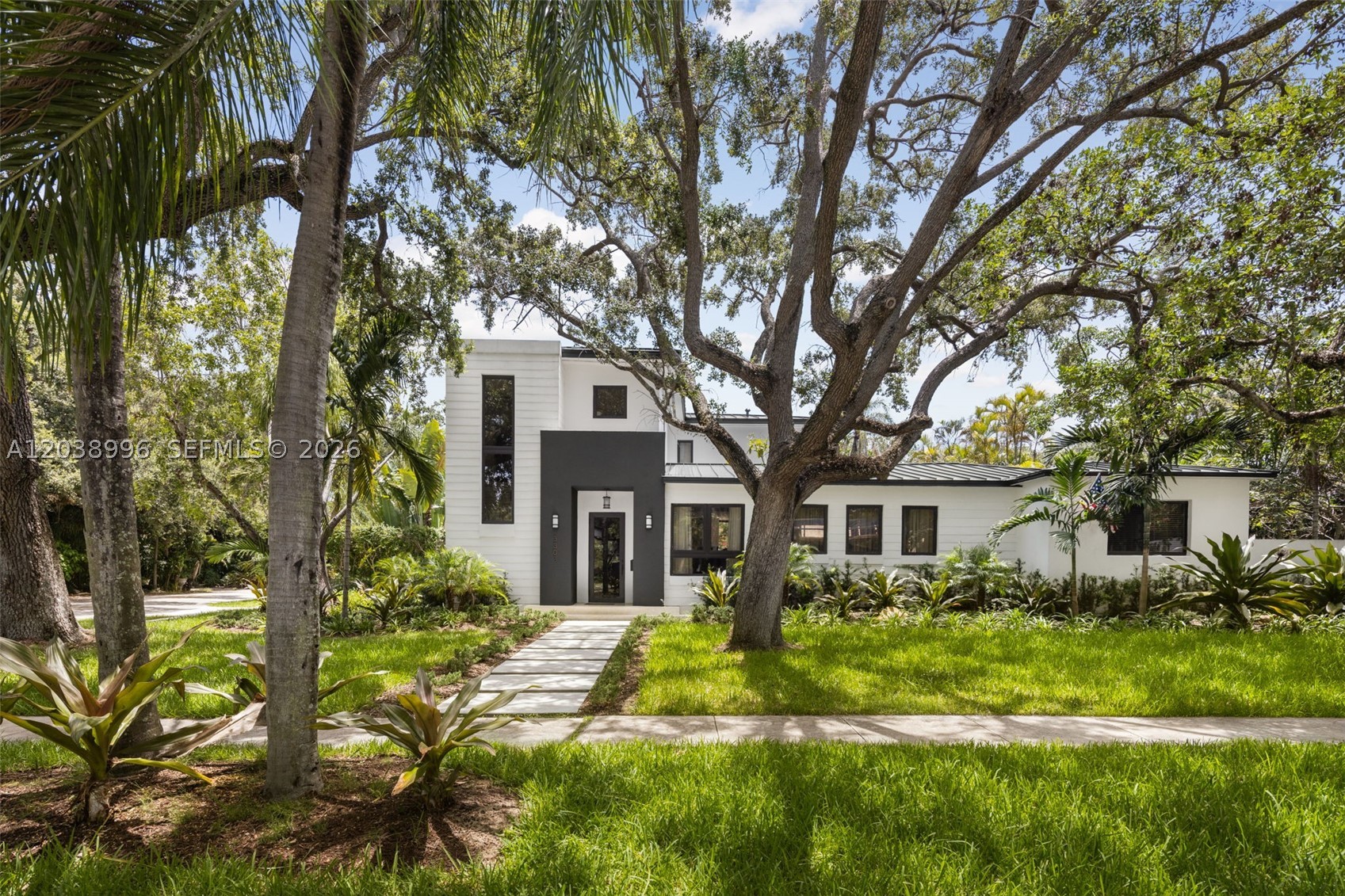 3303 Halissee St Coconut Grove, FL 33133