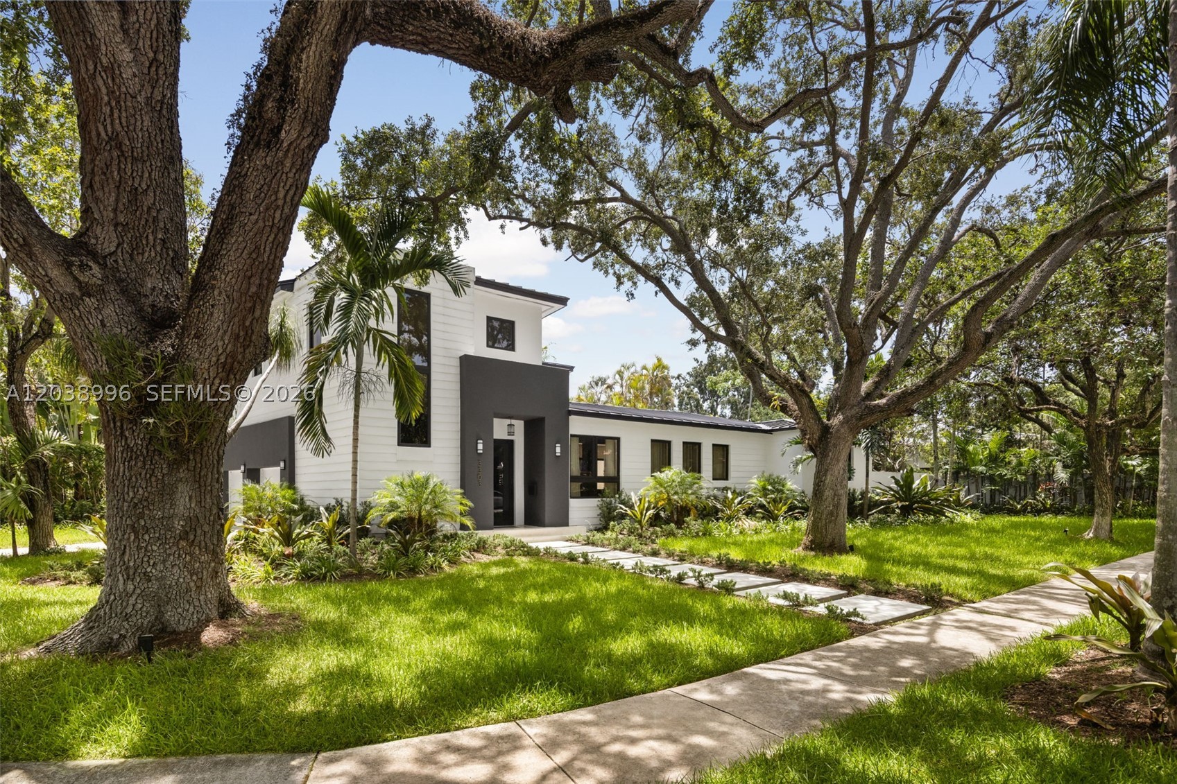 3303 Halissee St Coconut Grove, FL 33133
