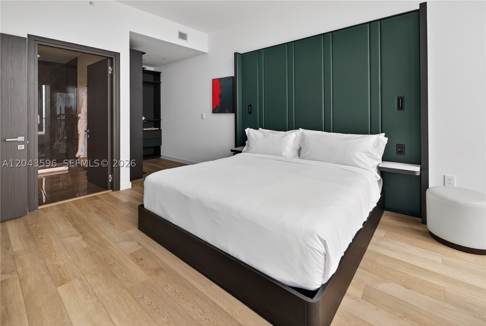 20 NE 11th #4702 Miami, FL 33132