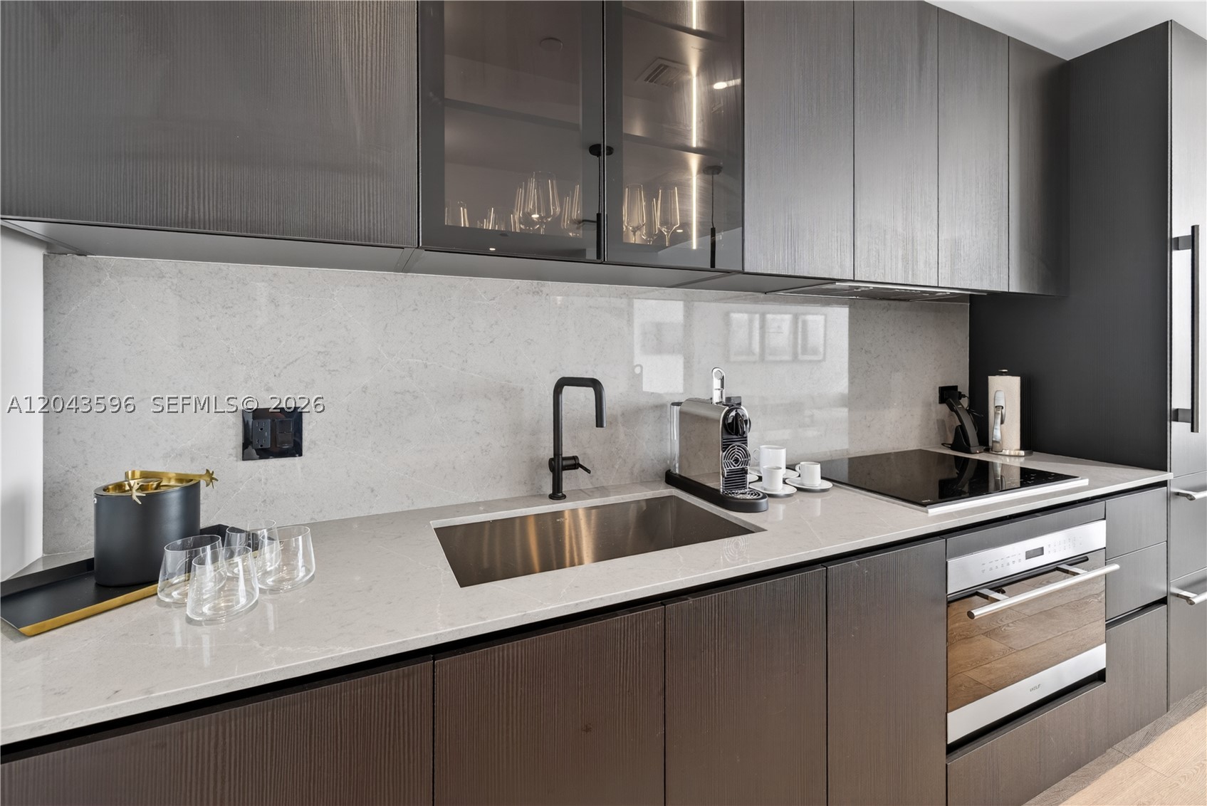 20 NE 11th #4702 Miami, FL 33132