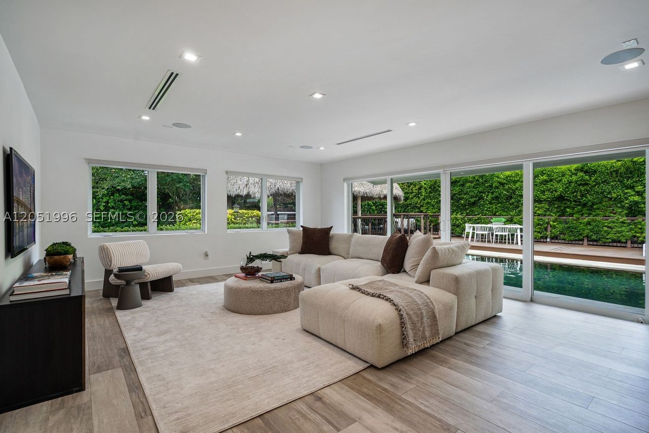 6370 SW 144th St Coral Gables, FL 33158