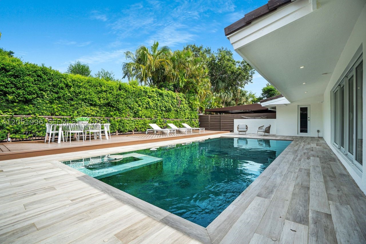 6370 SW 144th St Coral Gables, FL 33158