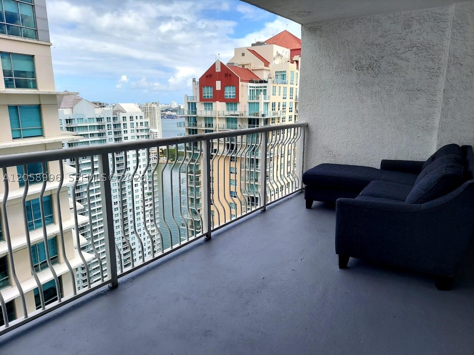 image The Club at Brickell Bay10