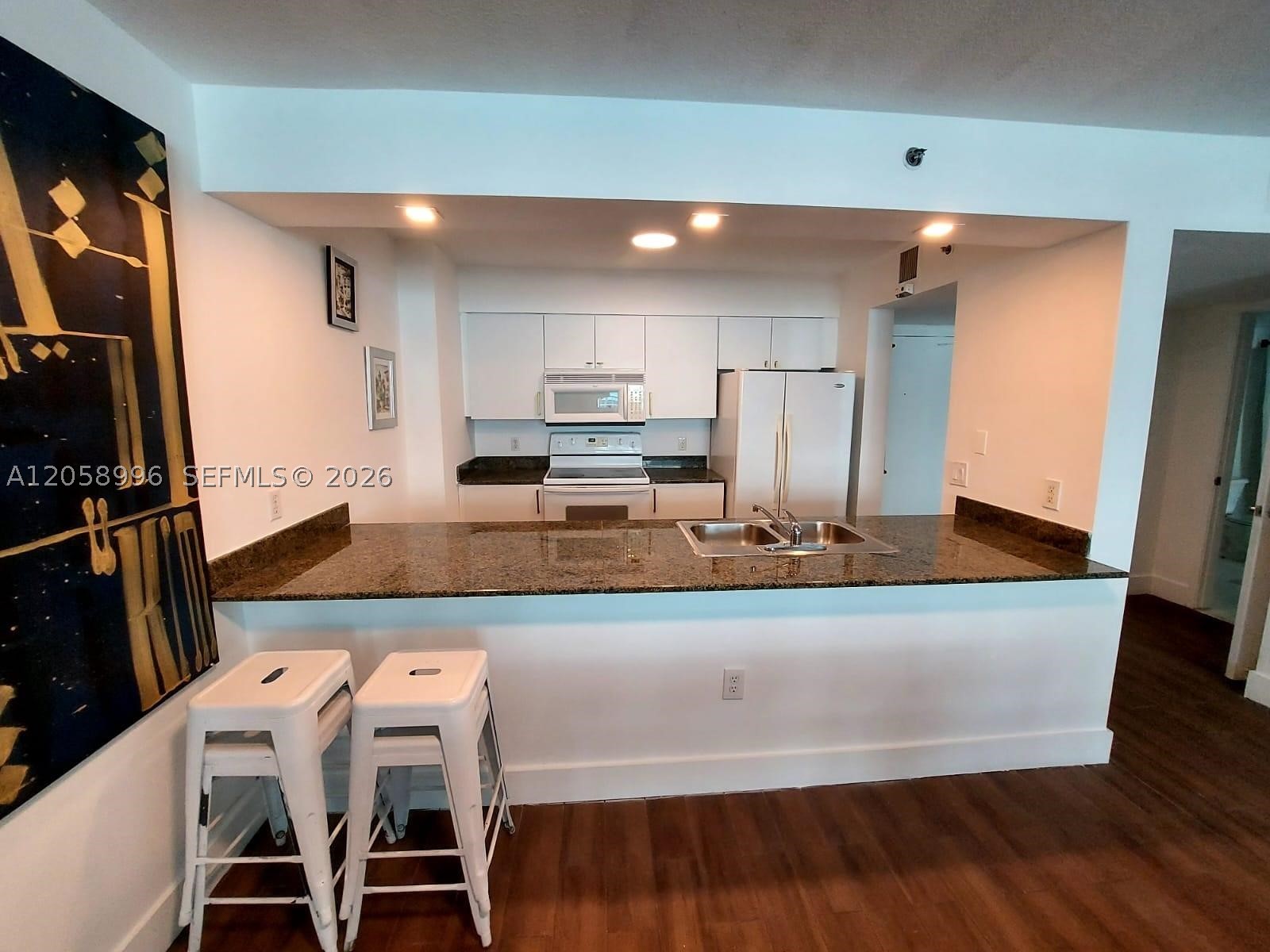 image The Club at Brickell Bay4