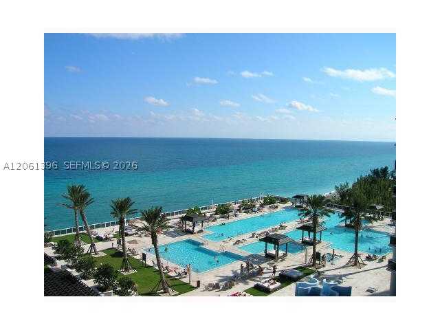 image Beach Club 118