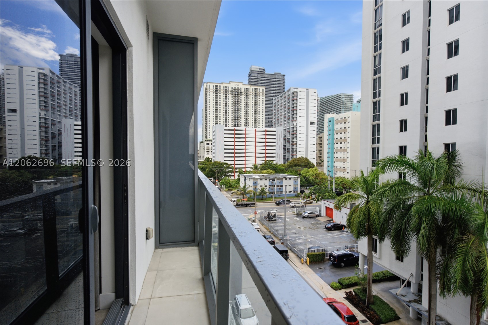 image Smart Brickell III0