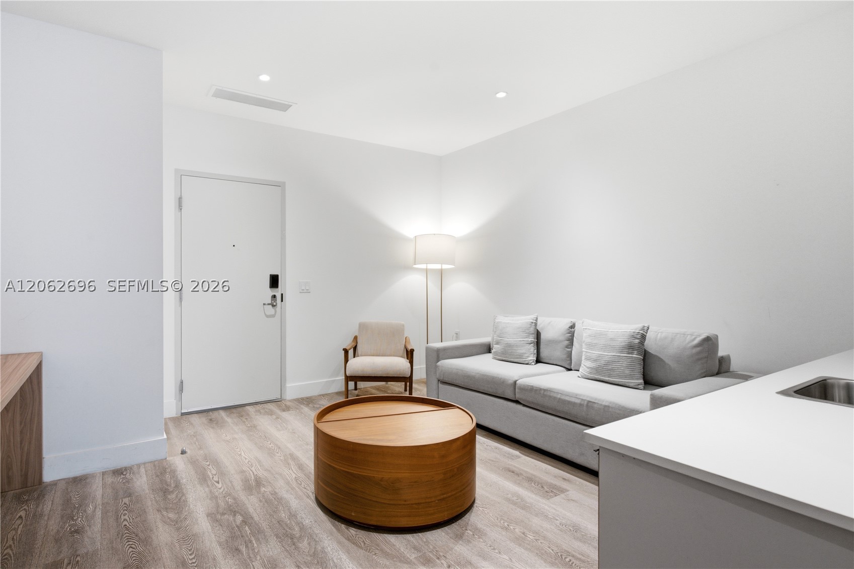 229 SW 9th St #405 Miami, FL 33130
