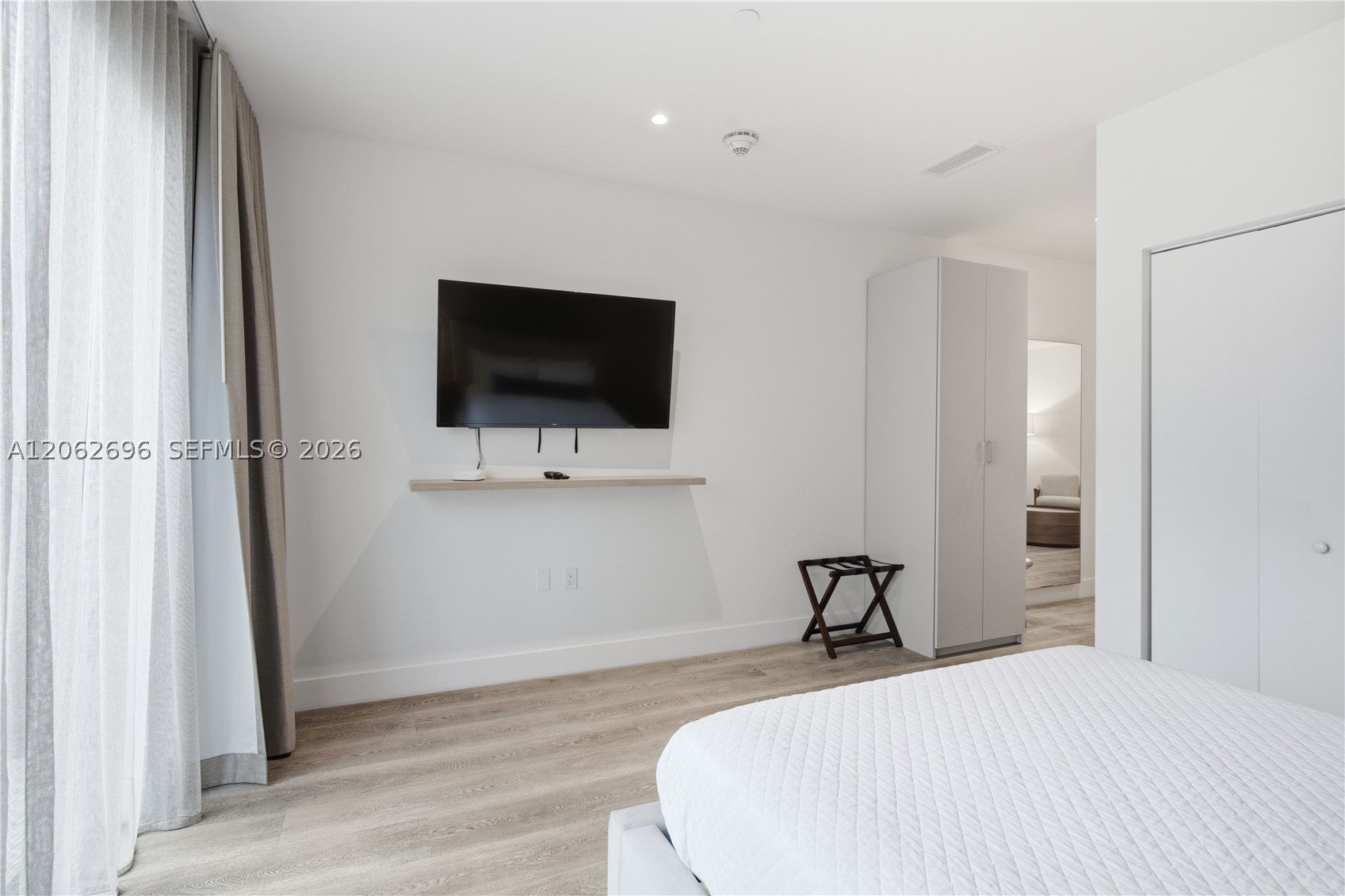 229 SW 9th St #405 Miami, FL 33130