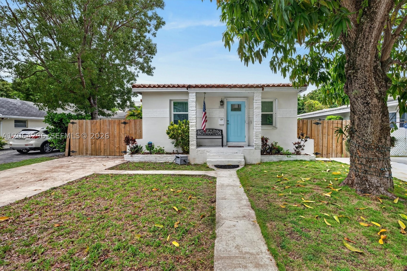 3780 SW 27th Ter