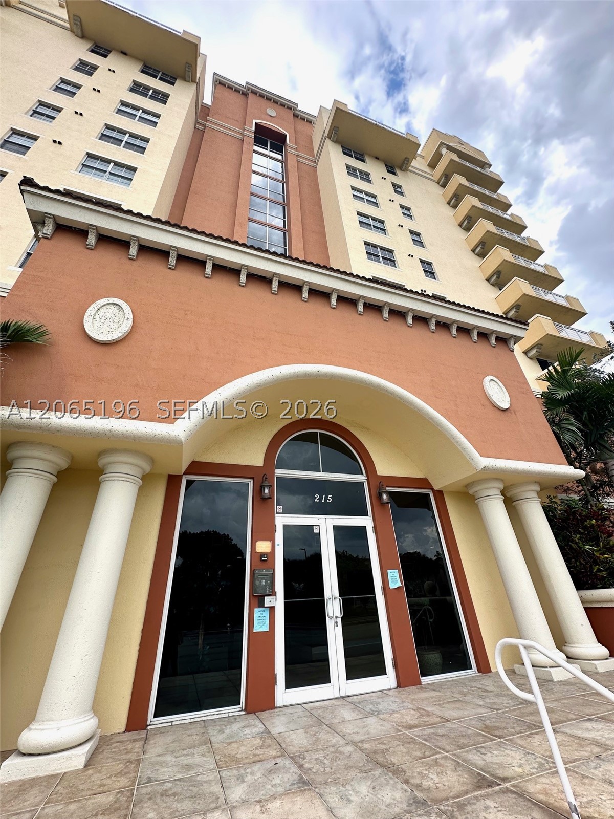 215 SW 42nd Ave #401