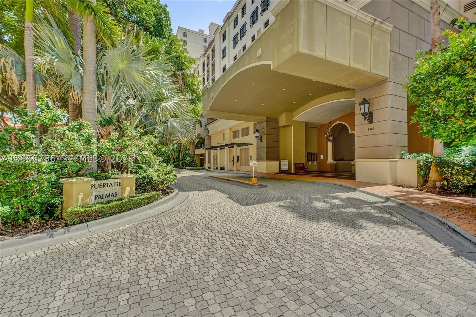 888 S Douglas Rd #304