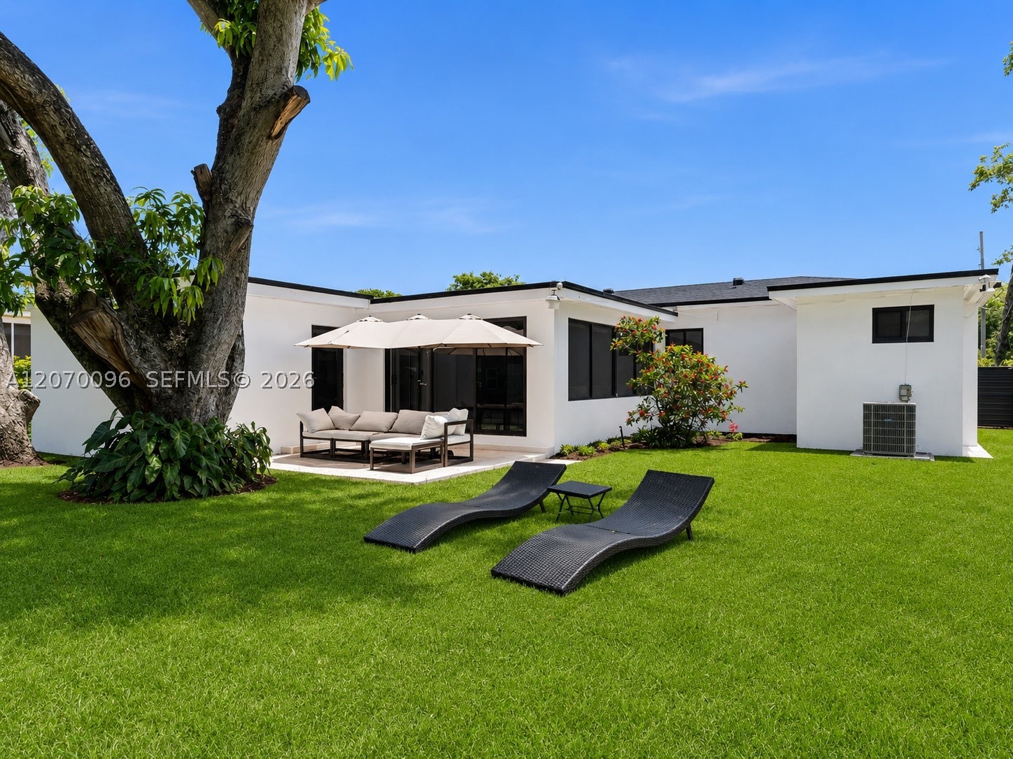 14324 Garden Dr Miami, FL 33168
