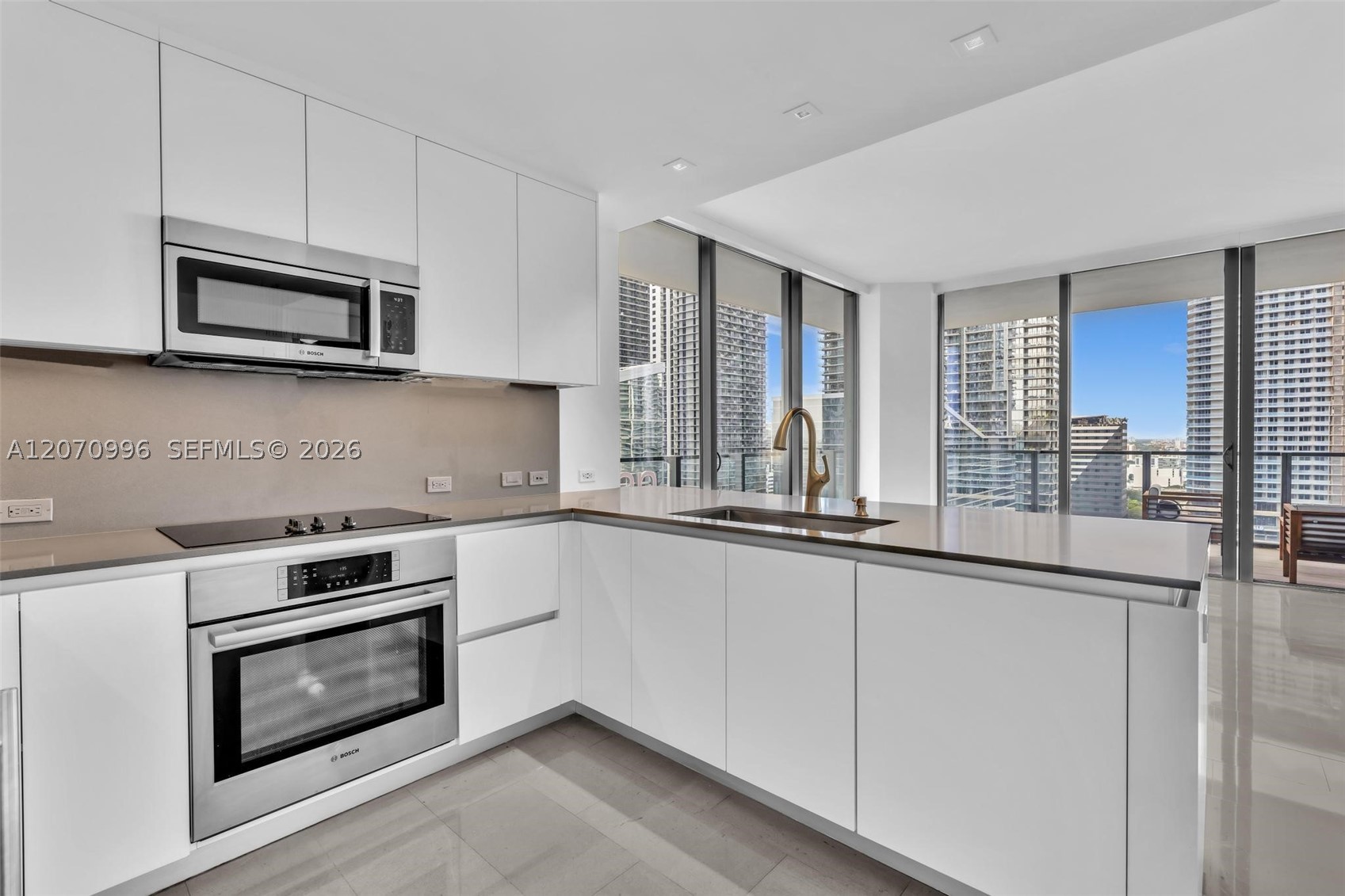 68 SE 6th St #1702 Miami, FL 33131