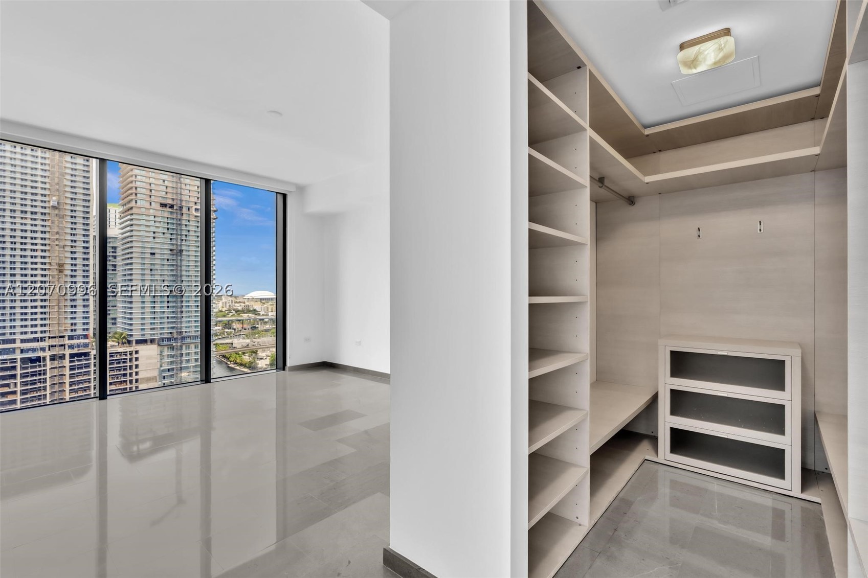 68 SE 6th St #1702 Miami, FL 33131
