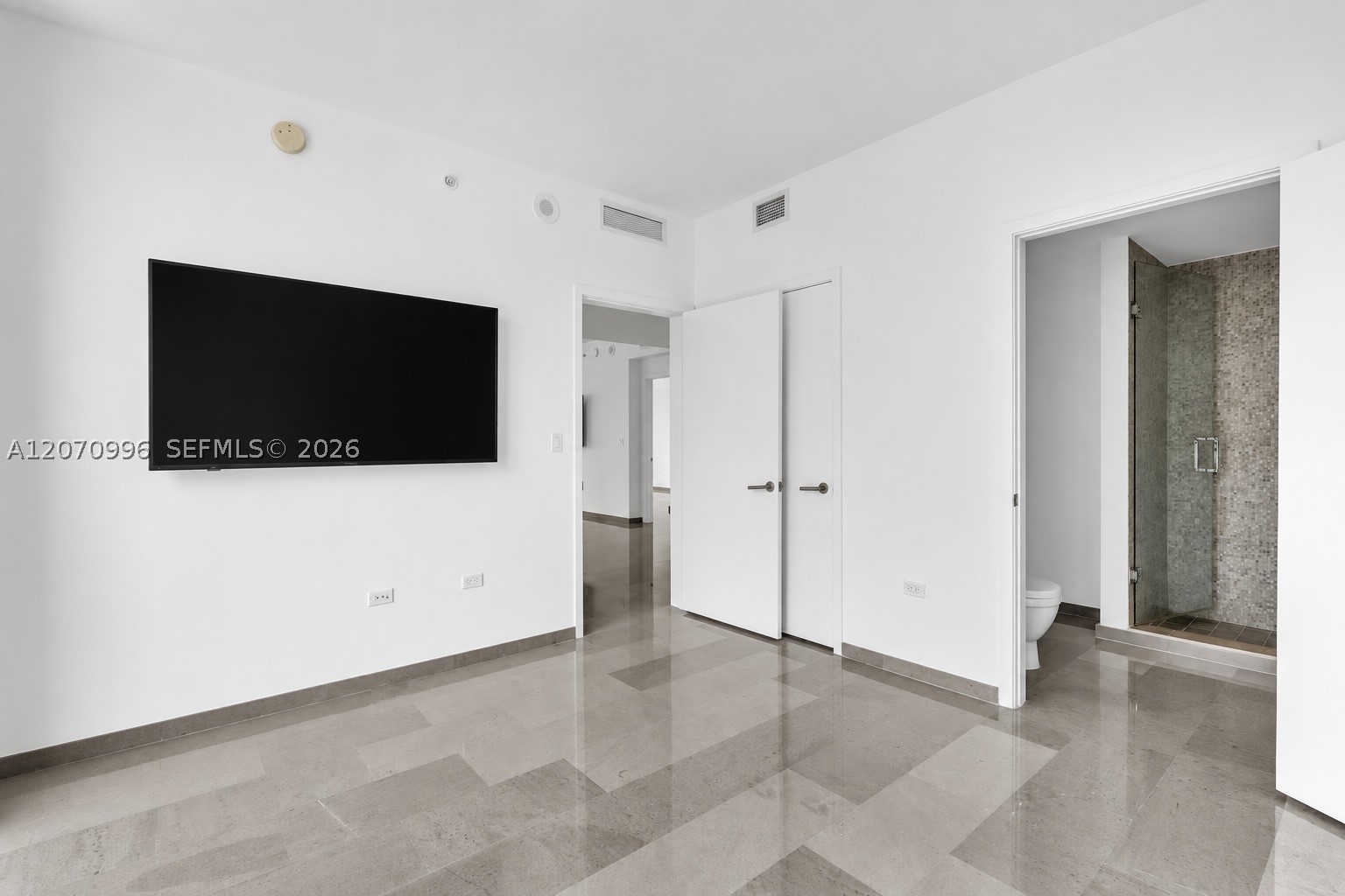 68 SE 6th St #1702 Miami, FL 33131