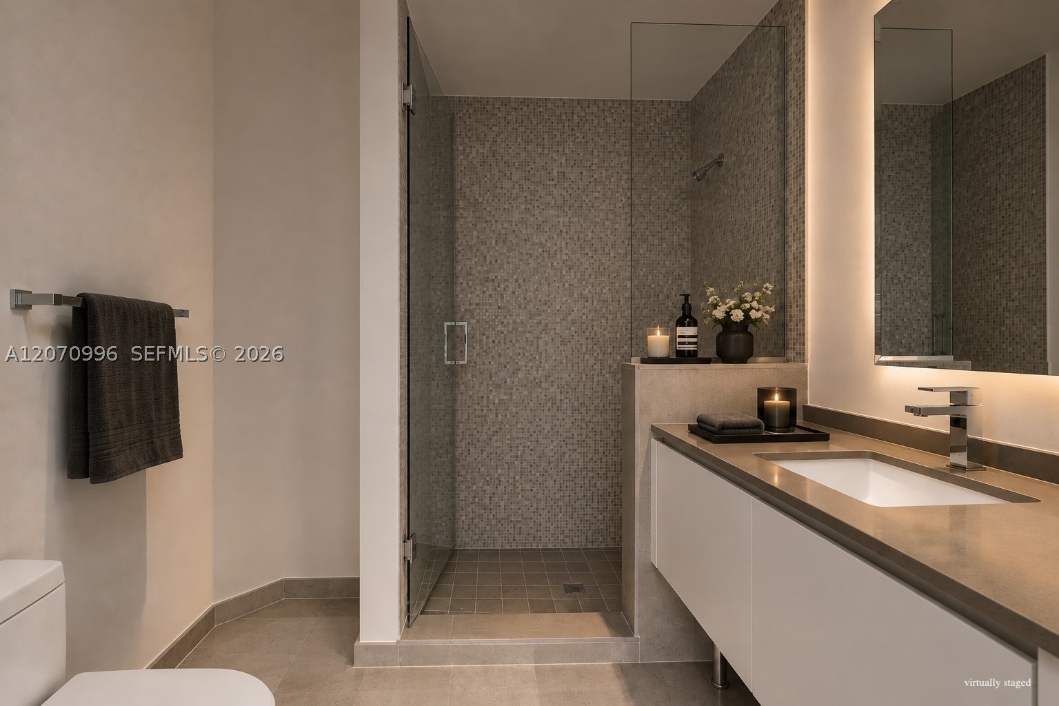 68 SE 6th St #1702 Miami, FL 33131