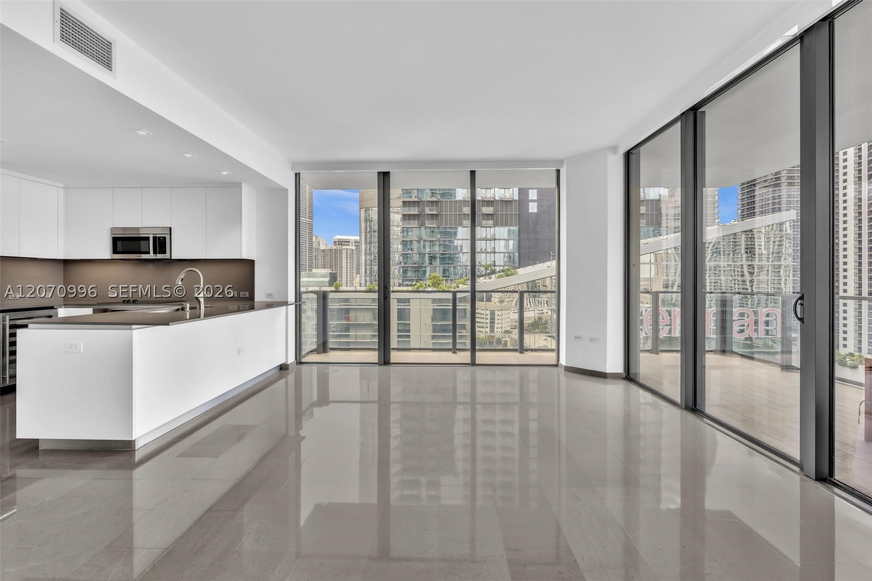 68 SE 6th St #1702 Miami, FL 33131