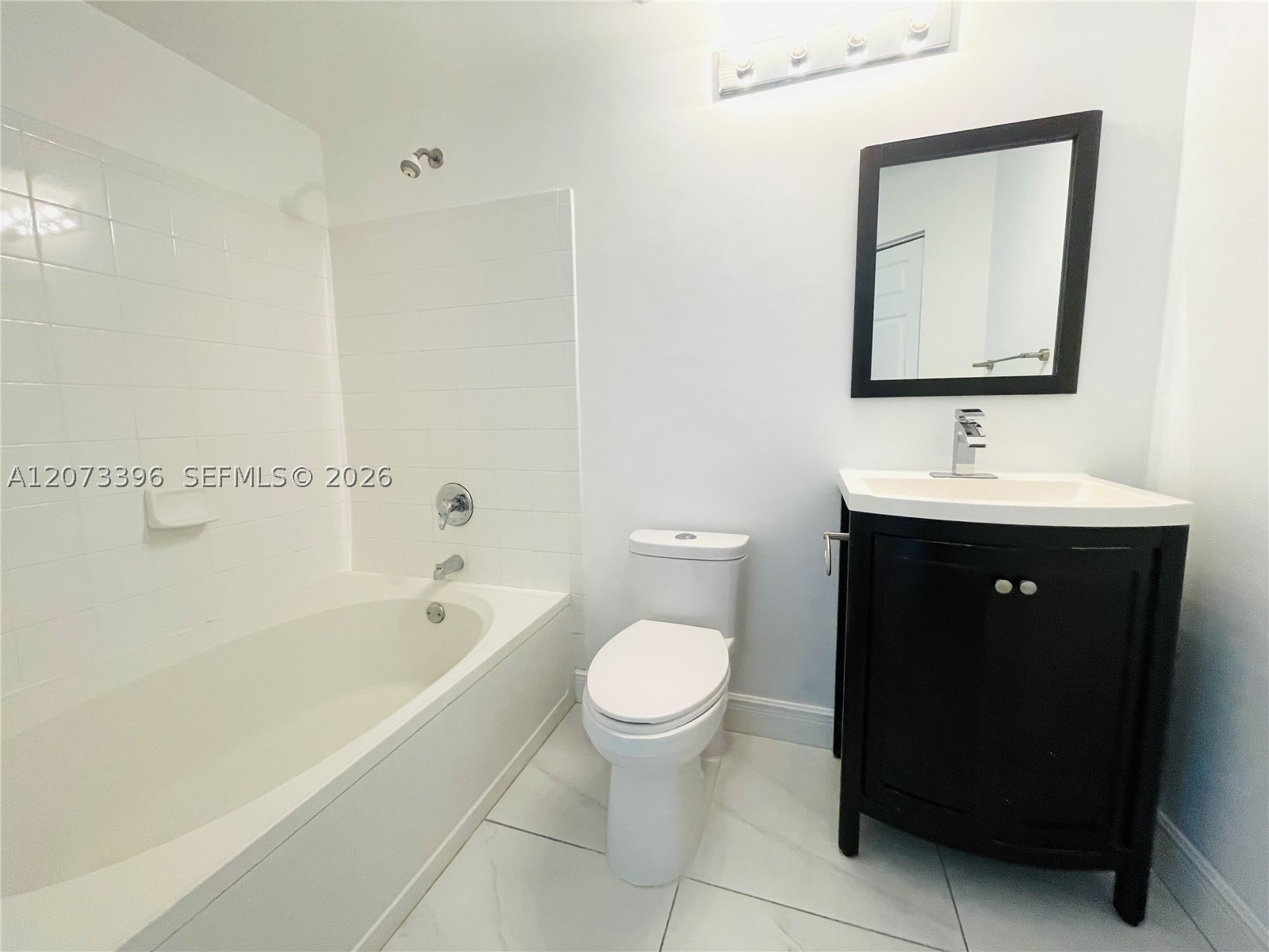 image Porto Bellagio Condo15