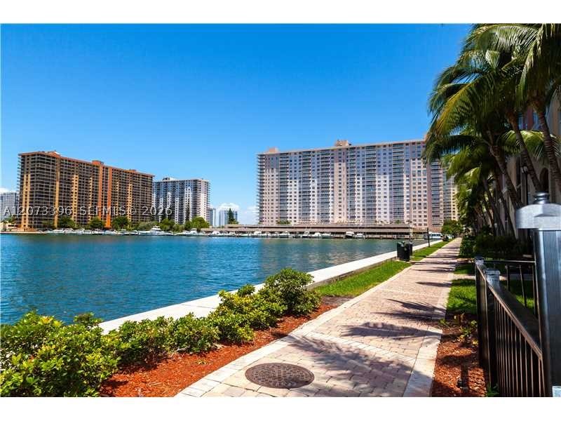 image Porto Bellagio Condo26