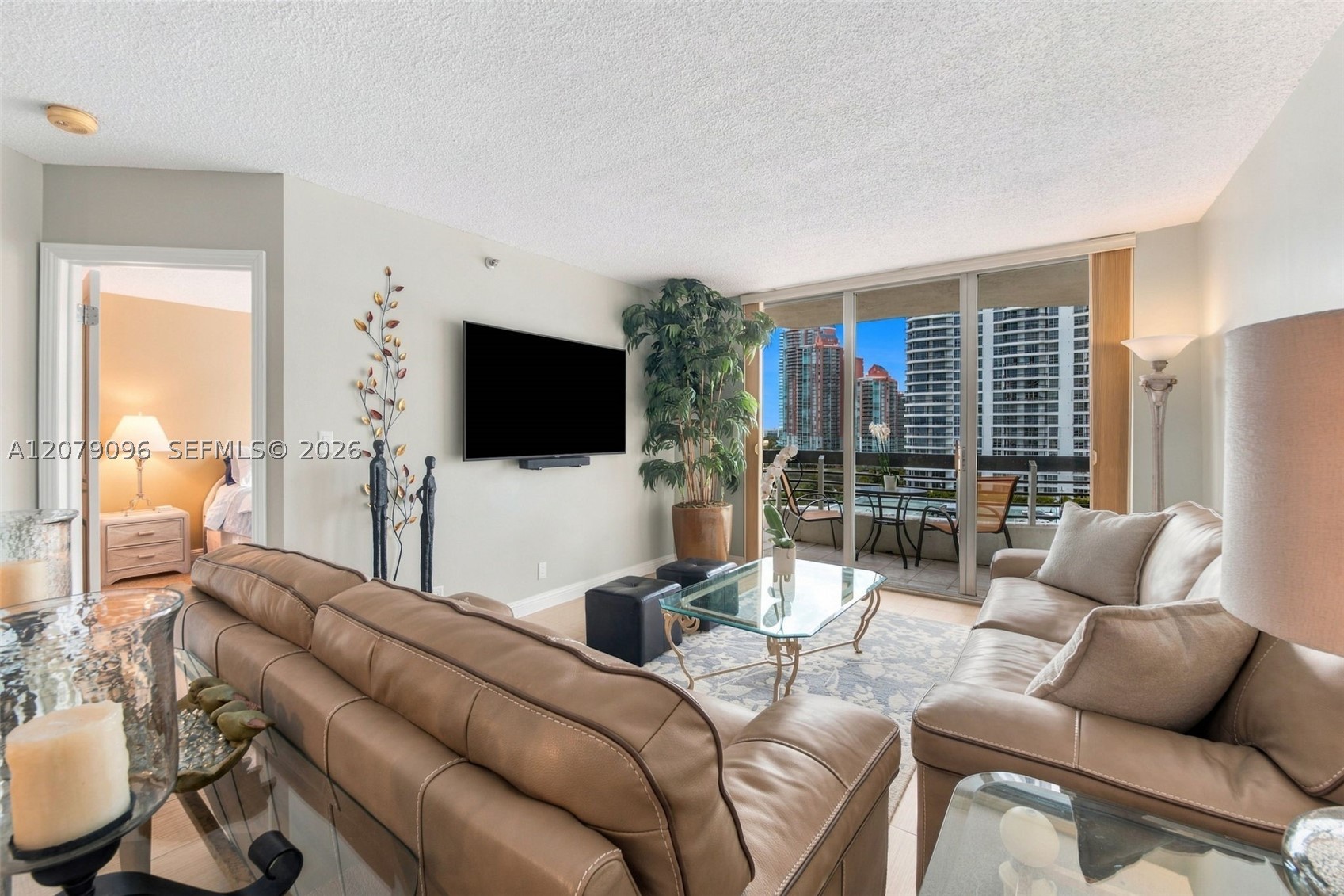 3600 Mystic Pointe Dr #903