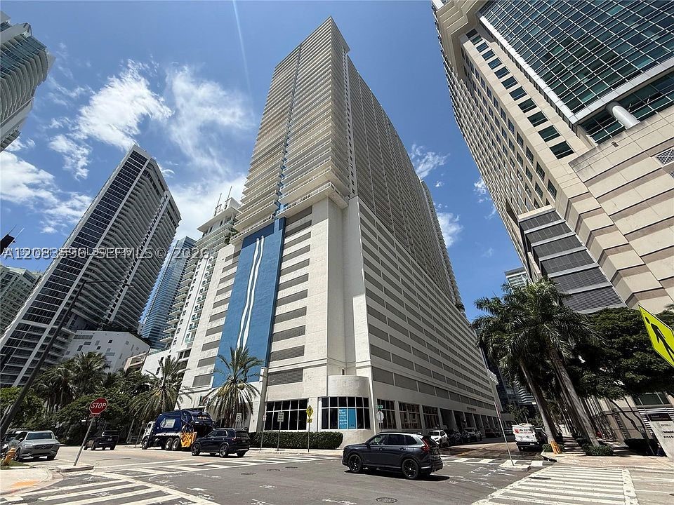1200 Brickell Bay Dr #1610