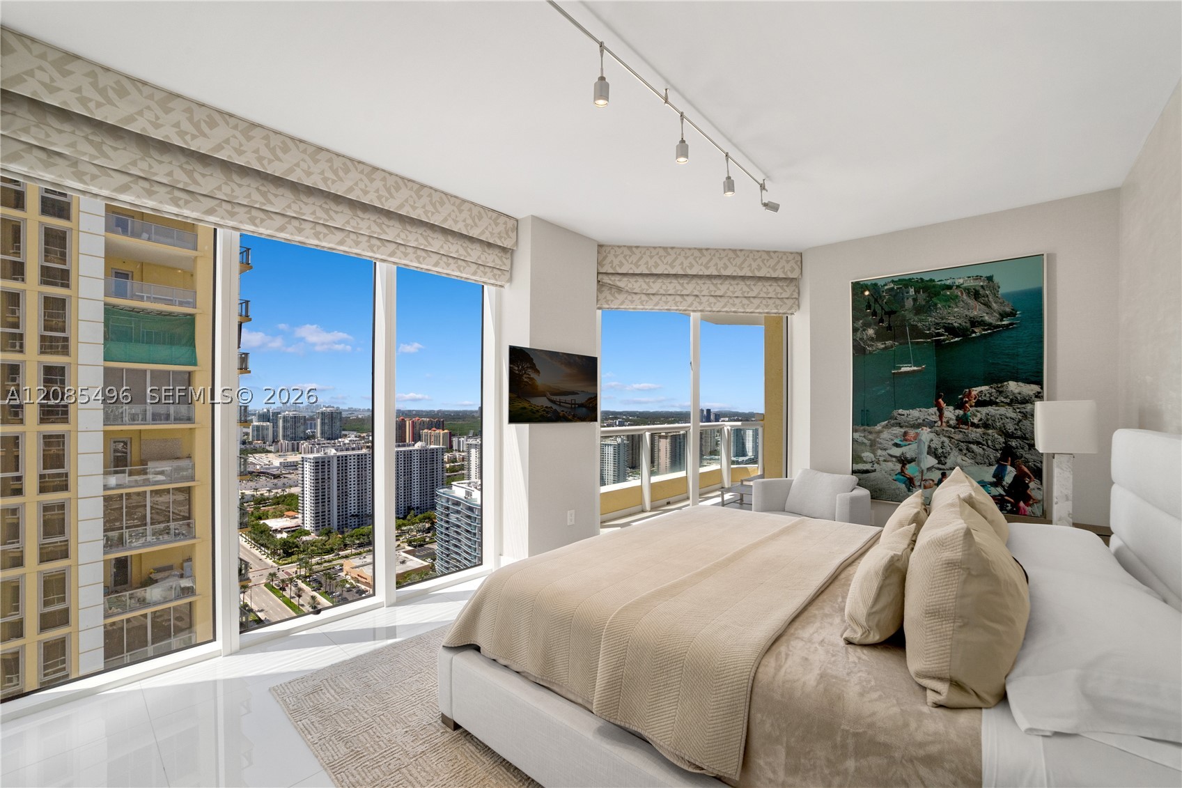 image Acqualina Residences19