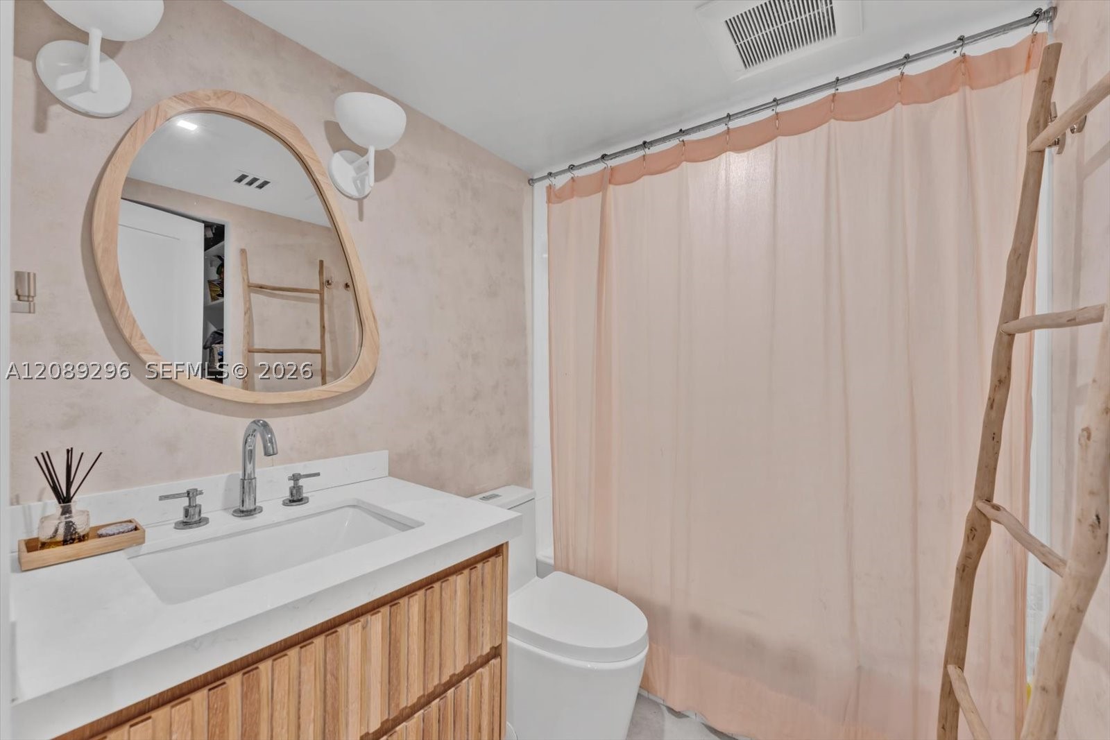 600 Grapetree Dr #7FN Key Biscayne, FL 33149