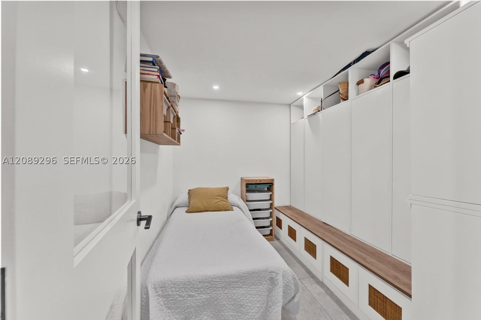 600 Grapetree Dr #7FN Key Biscayne, FL 33149