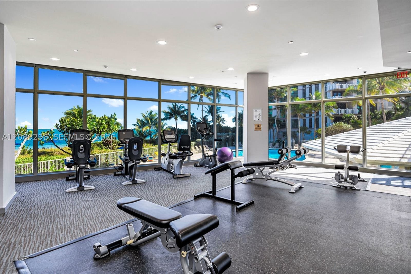 600 Grapetree Dr #7FN Key Biscayne, FL 33149