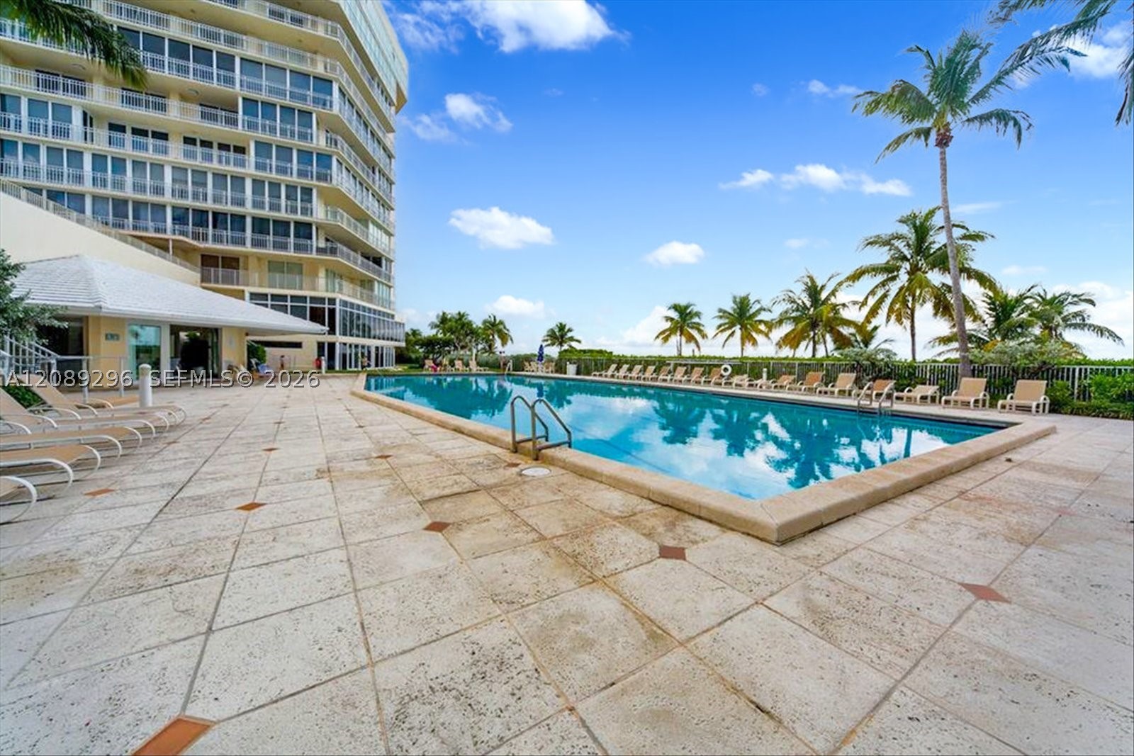 600 Grapetree Dr #7FN Key Biscayne, FL 33149