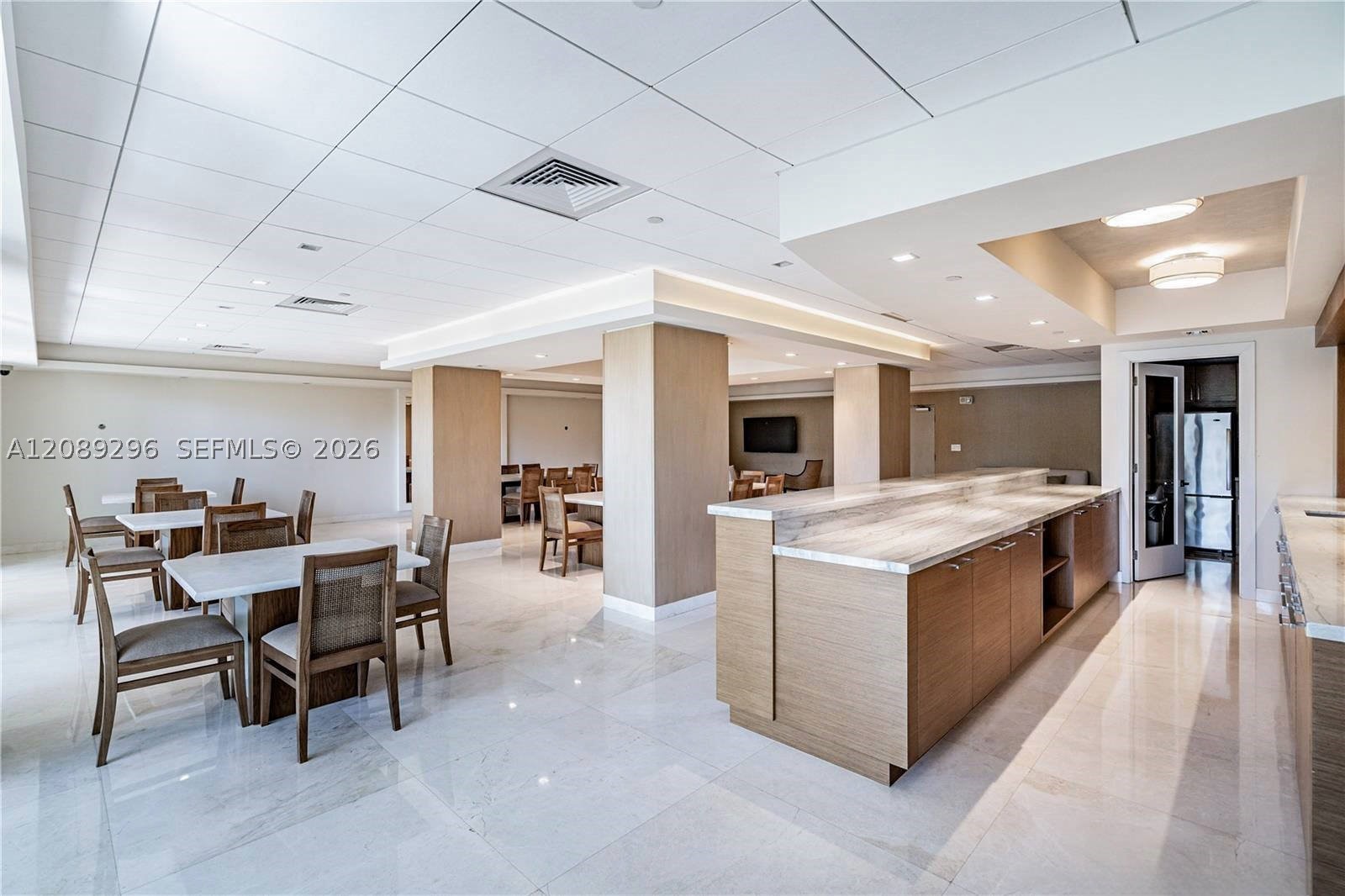 600 Grapetree Dr #7FN Key Biscayne, FL 33149