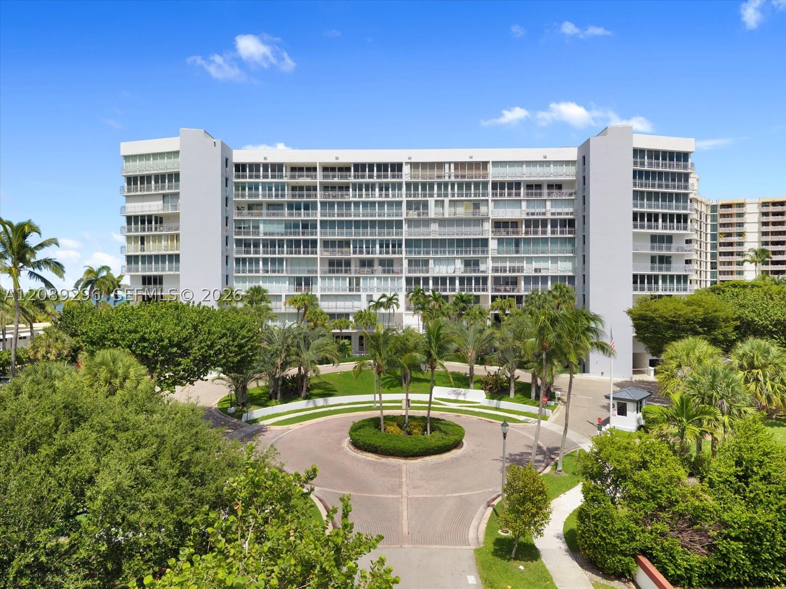 600 Grapetree Dr #7FN Key Biscayne, FL 33149