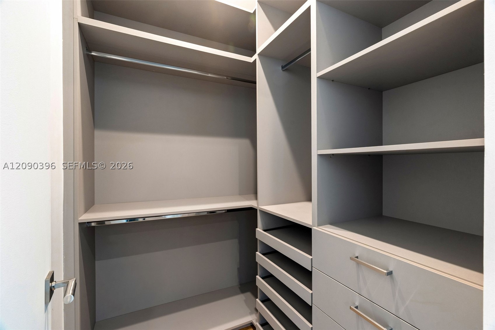 5701 N Bay Rd Miami Beach, FL 33140