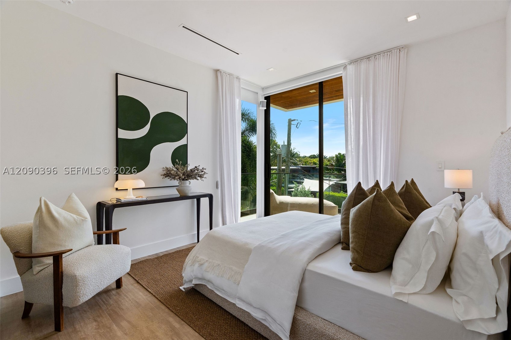 5701 N Bay Rd Miami Beach, FL 33140