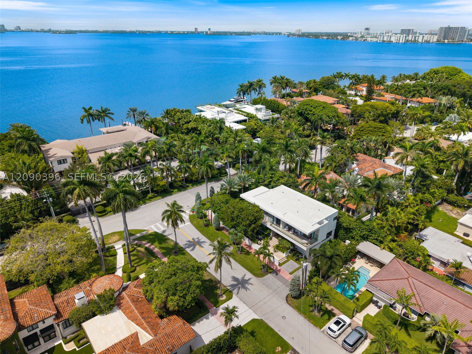 5701 N Bay Rd Miami Beach, FL 33140
