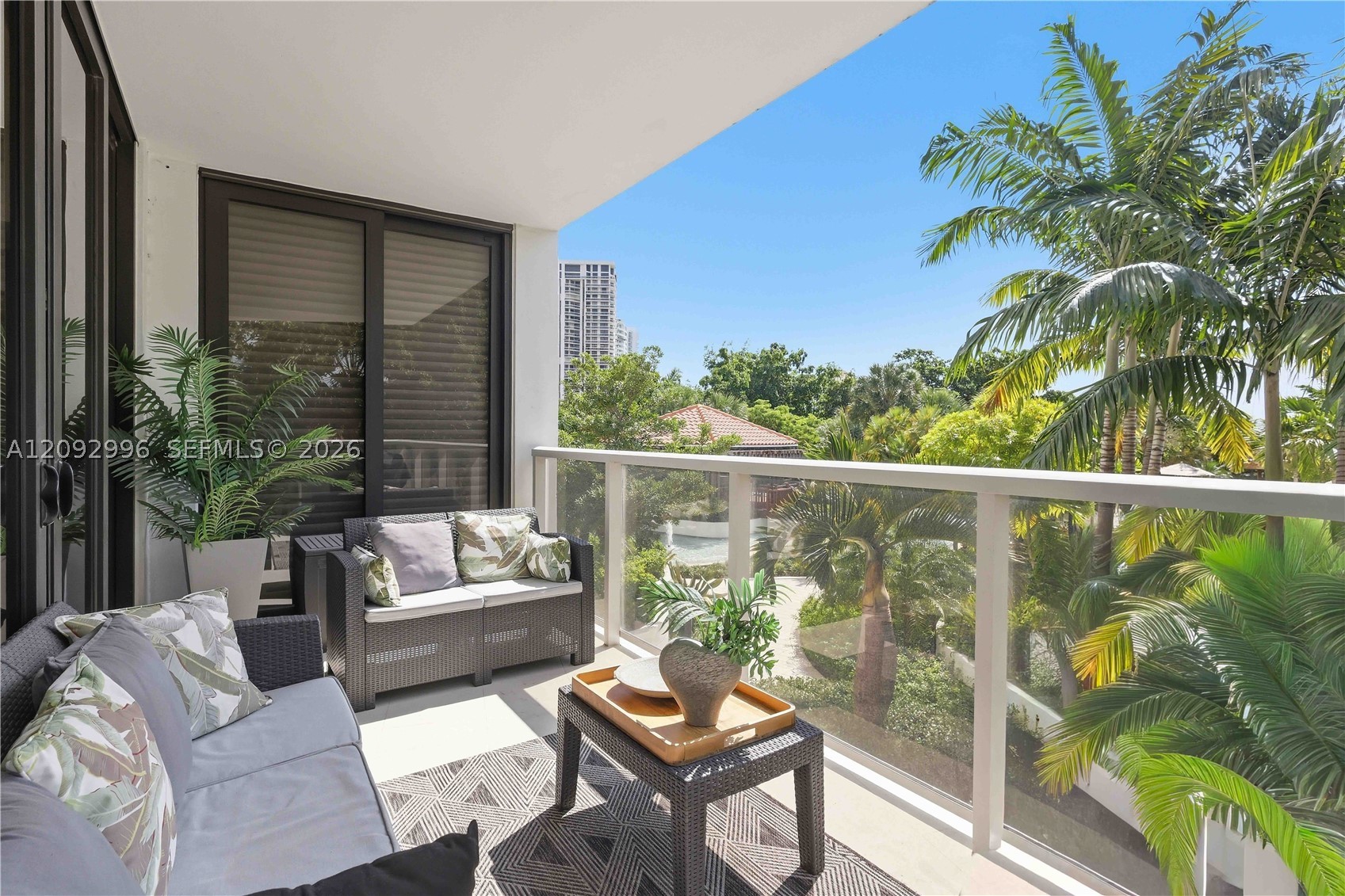 20281 E Country Clb Dr #307 Aventura, FL 33180