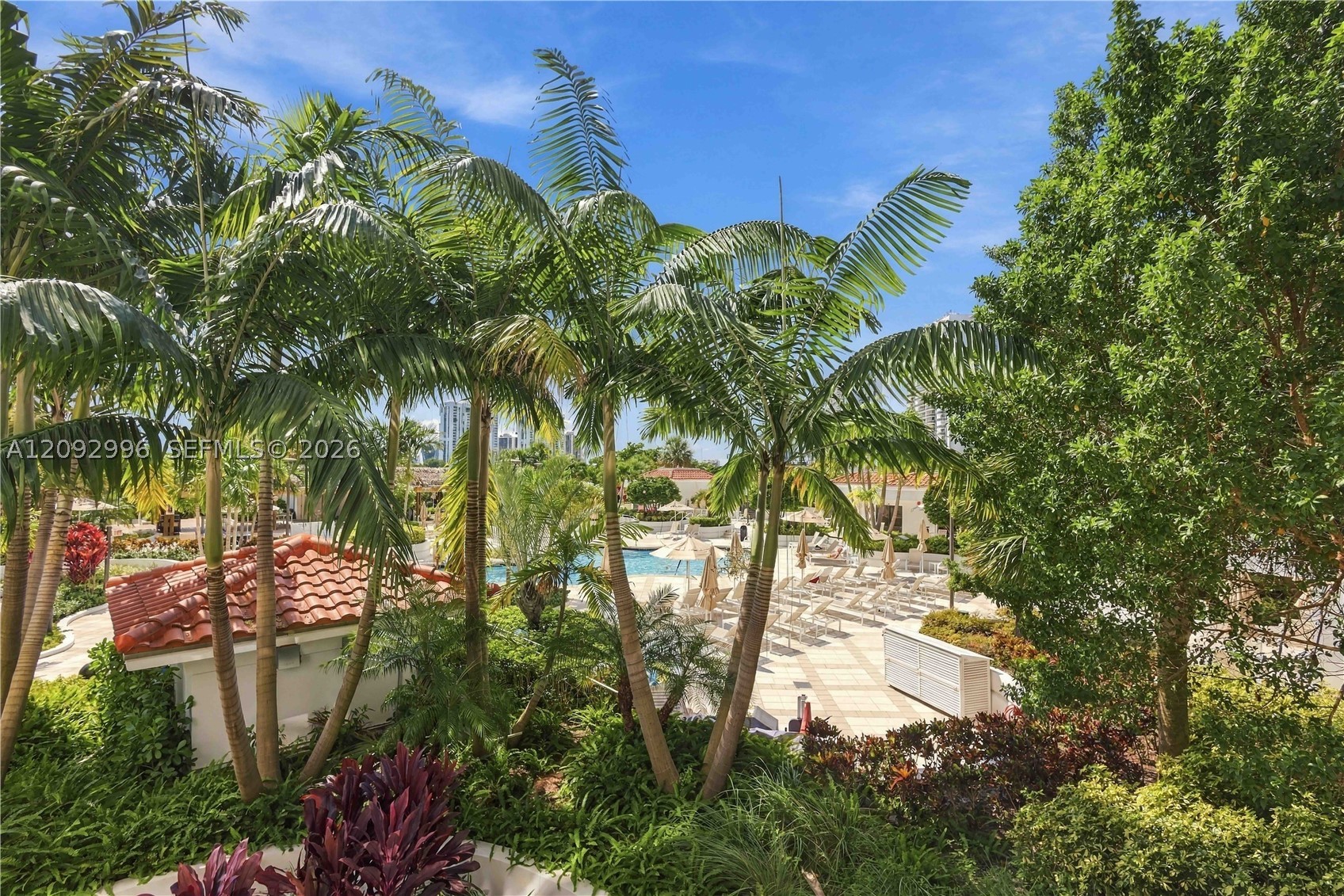 20281 E Country Clb Dr #307 Aventura, FL 33180